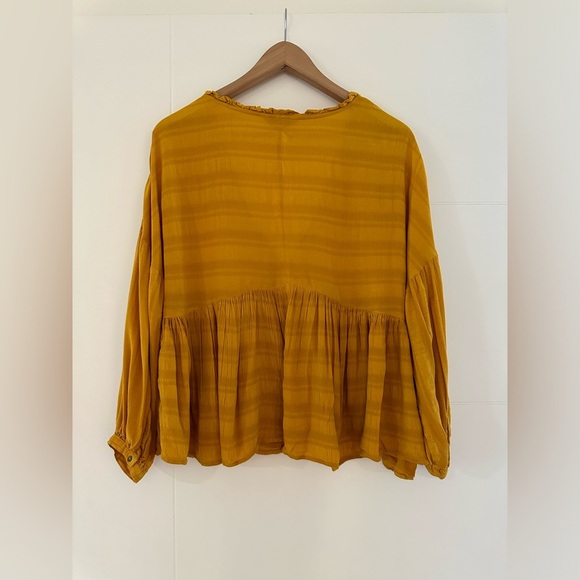 🛍️ $5 SALE Lucky Brand Flowy Top, size small but can fit medium. - Picture 4 of 6